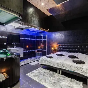  Love hôtel Les Suites Du Vieux-port France